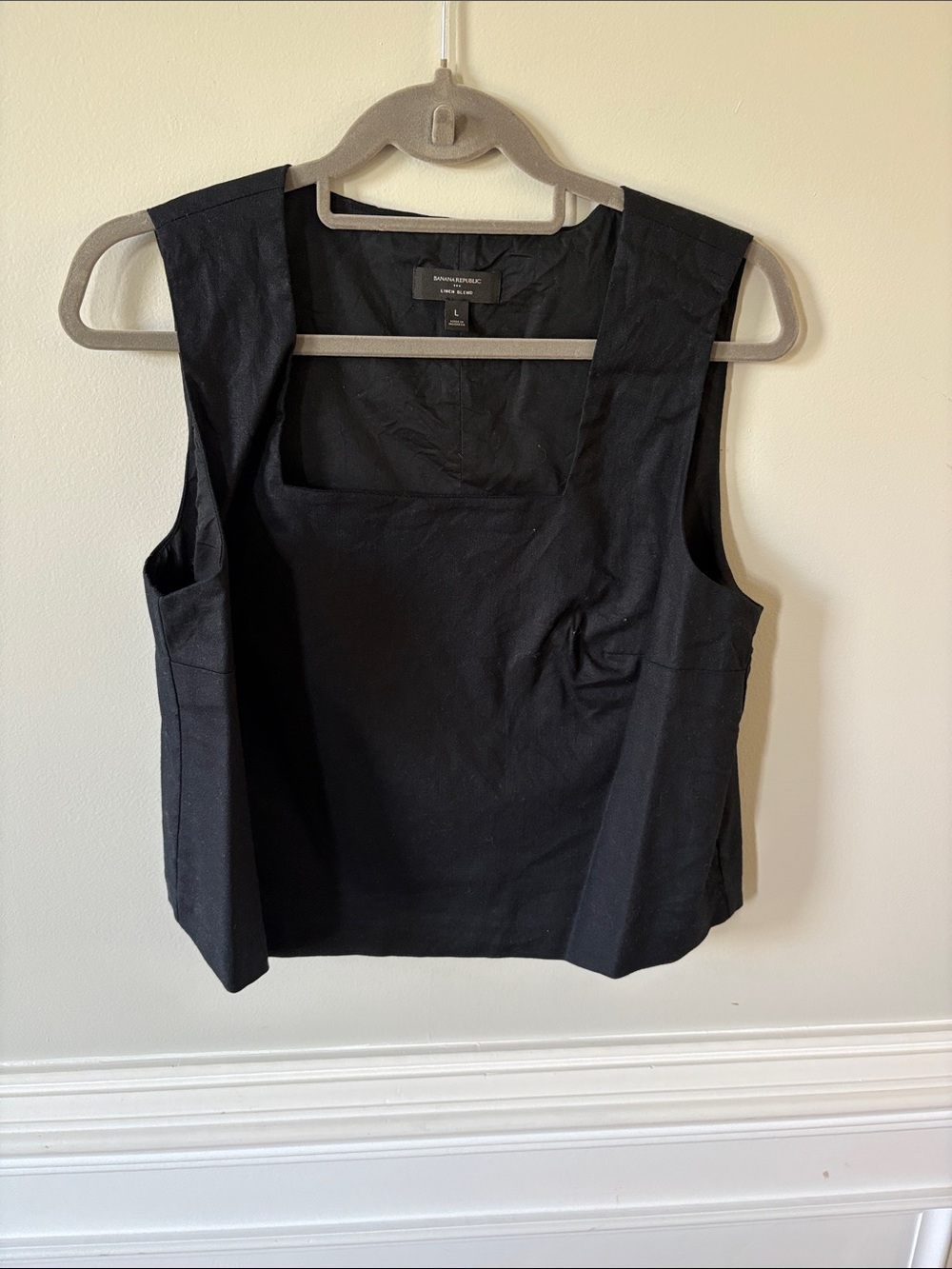 Banana Republic Factory Linen Blend tank, size Large, black